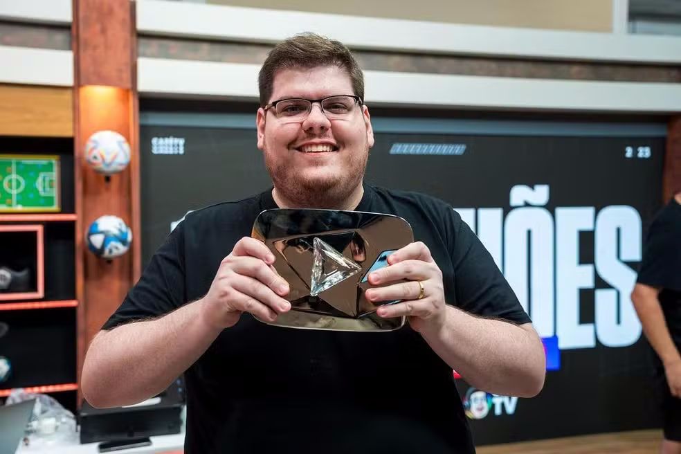 CazéTV: The YouTube Channel That Broke the TV Monopoly